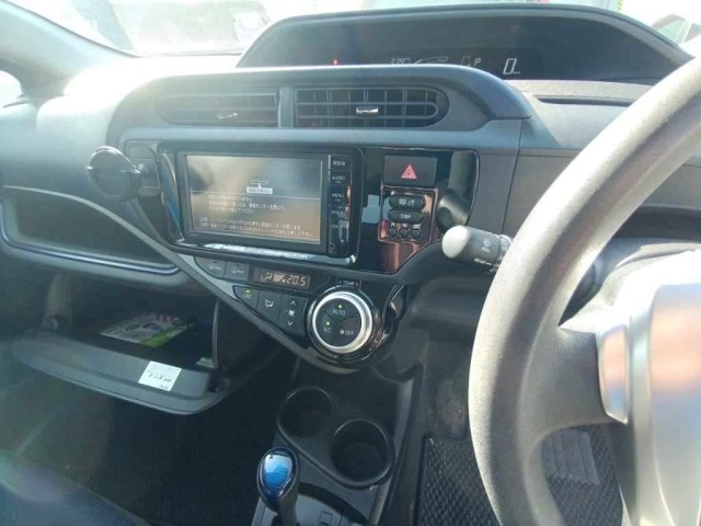 Toyota AQUA 2015 7380931-11