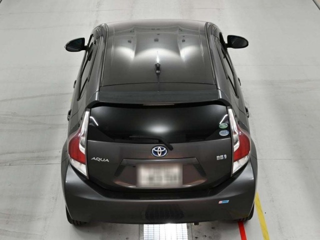 Toyota AQUA 2015 7380931-8