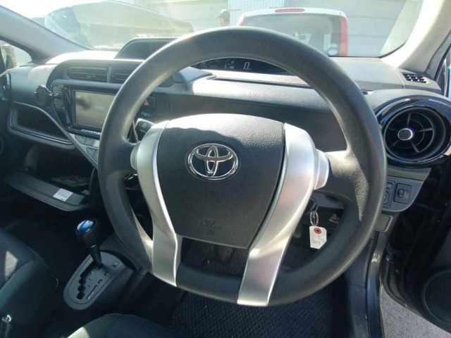 Toyota AQUA 2015 7380931-9