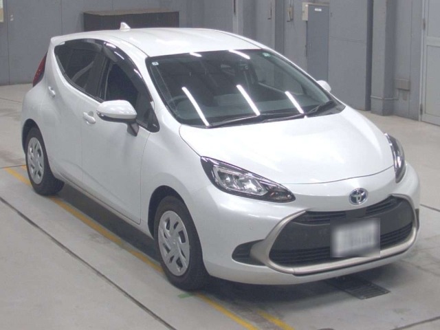 Toyota AQUA 2023 7380940-5