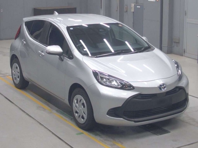 Toyota AQUA 2024 7380953-5