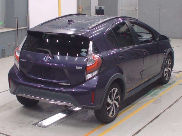 Toyota AQUA 2017 7380954-1