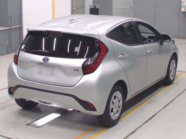 Toyota AQUA 2022 7380962-1