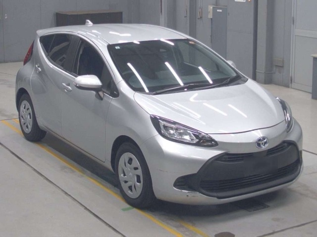 Toyota AQUA 2022 7380962-5