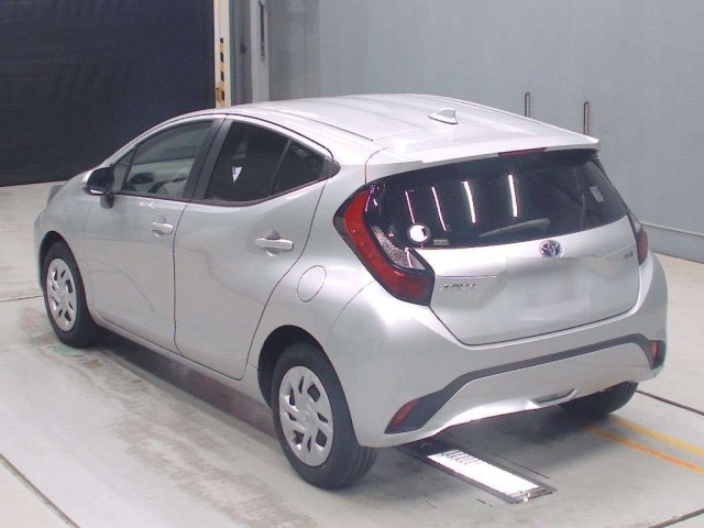 Toyota AQUA 2022 7380962-6
