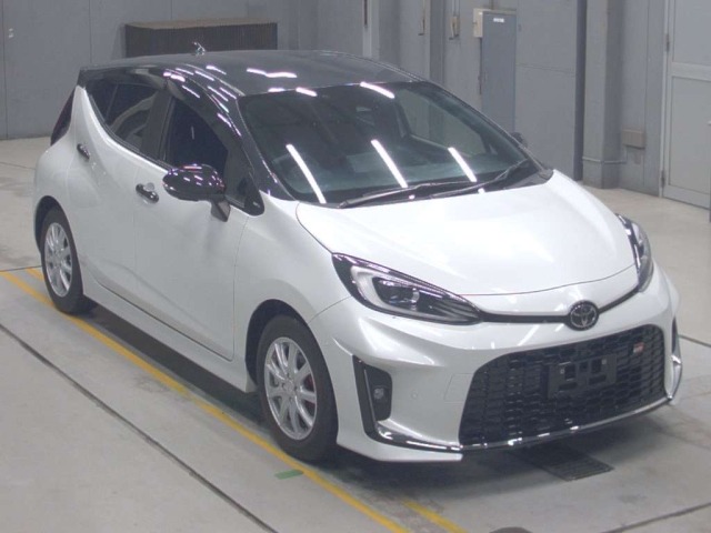 Toyota AQUA 2024 7380973-5