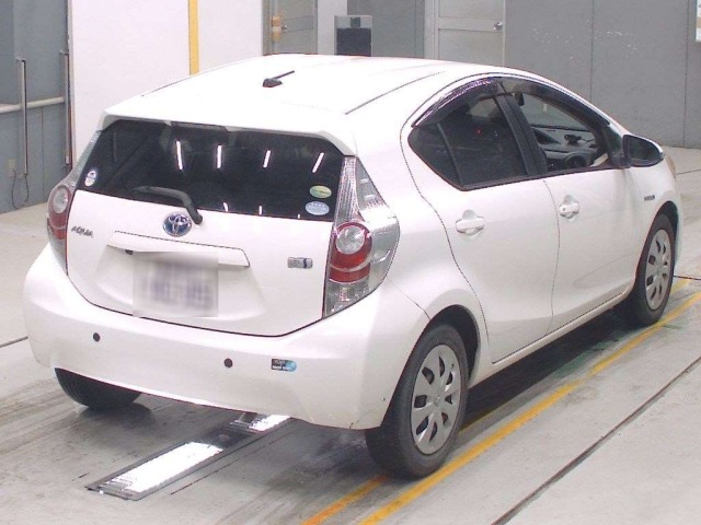 Toyota AQUA 2012 7380984-1