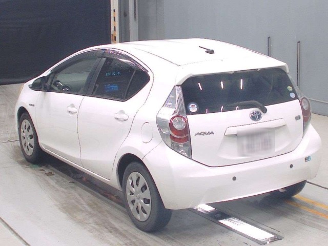 Toyota AQUA 2012 7380984-6