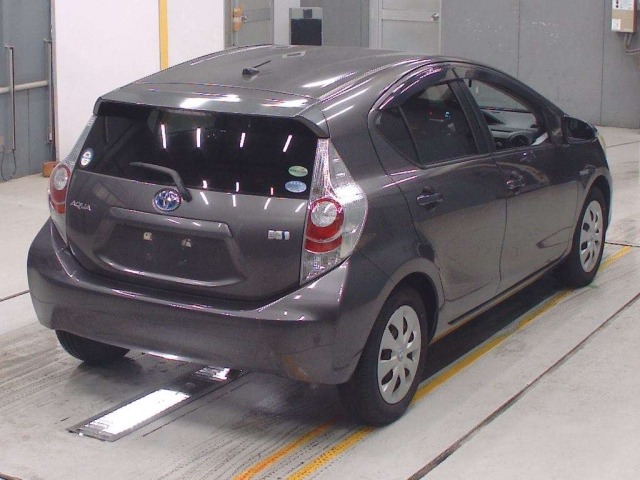 Toyota AQUA 2012 7380996-1