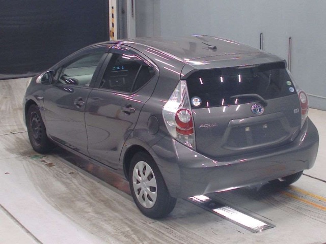 Toyota AQUA 2012 7380996-6