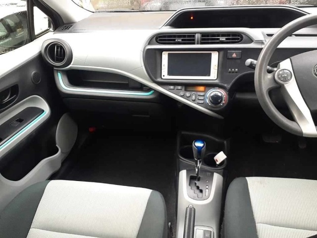 Toyota AQUA 2012 7380996-9