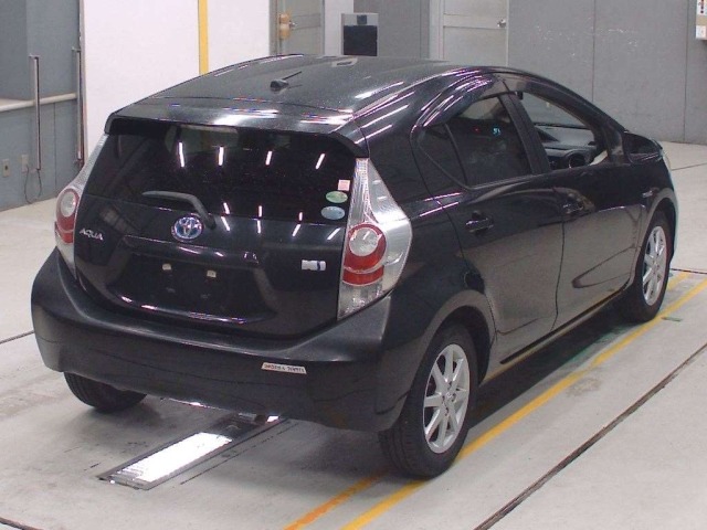 Toyota AQUA 2013 7380997-1