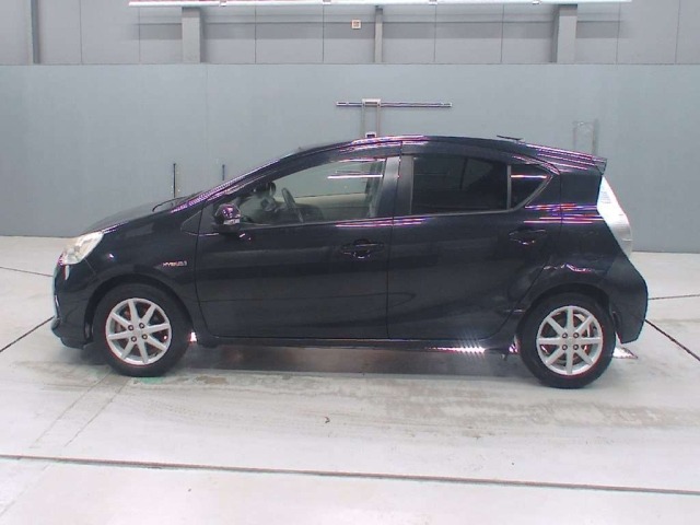 Toyota AQUA 2013 7380997-4