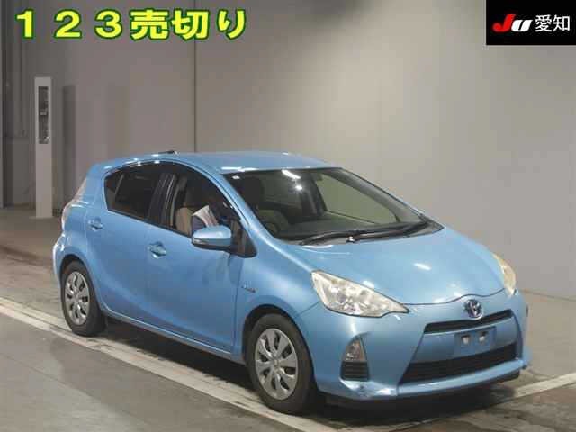 Toyota AQUA 2013 7381047-0