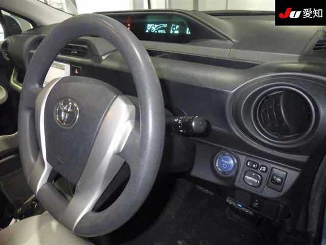 Toyota AQUA 2013 7381047-5