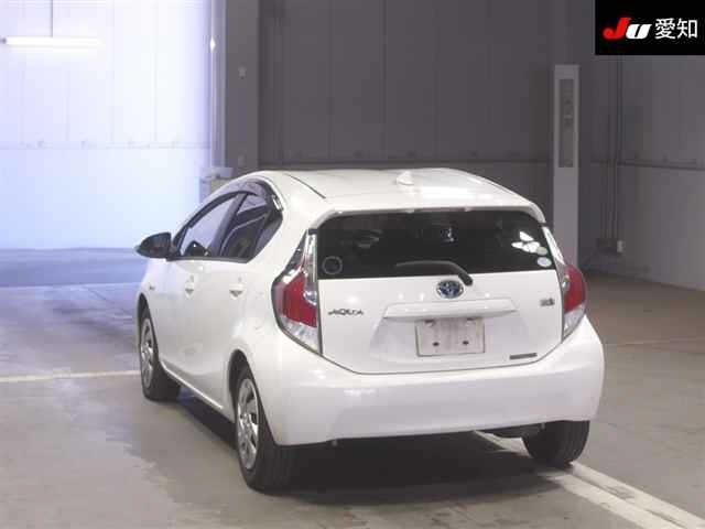 Toyota AQUA 2015 7381048-1