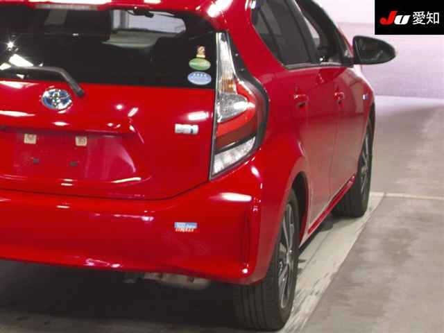 Toyota AQUA 2017 7381051-8