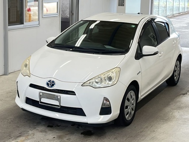 Toyota AQUA 2013 7381168-0