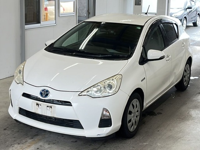 Toyota AQUA 2013 7381178-0
