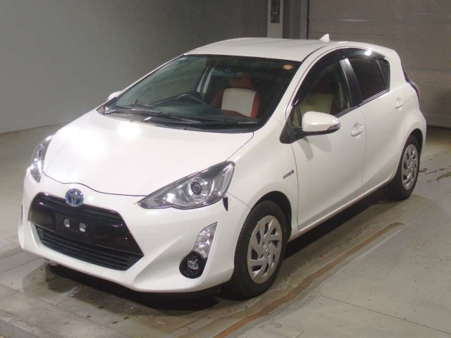 Toyota AQUA 2016 7381202-0