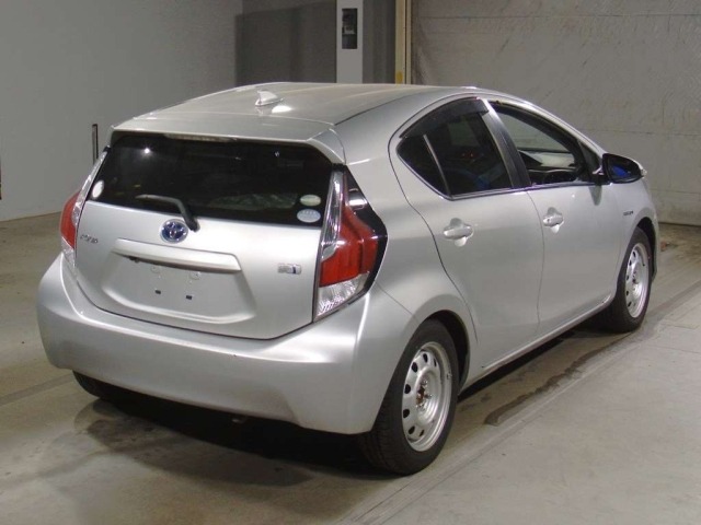 Toyota AQUA 2017 7381229-1