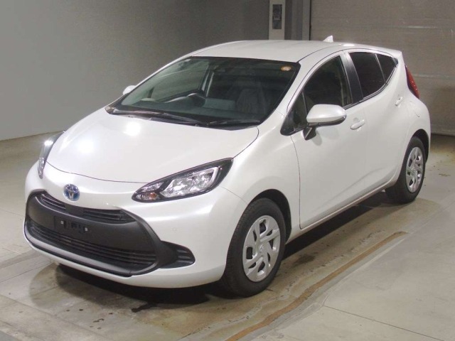 Toyota AQUA 2024 7381240-0