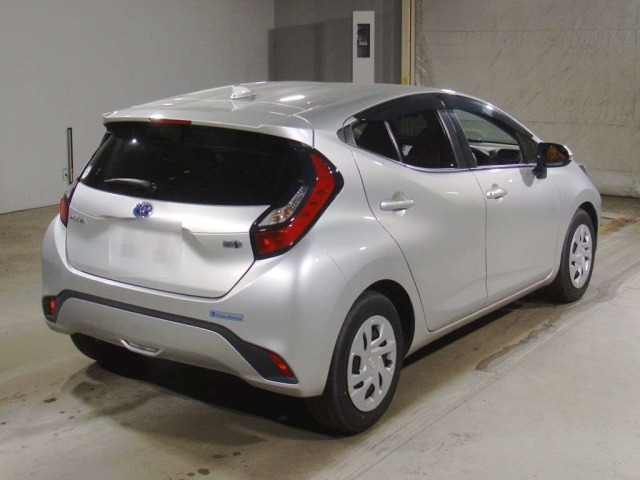 Toyota AQUA 2021 7381241-1