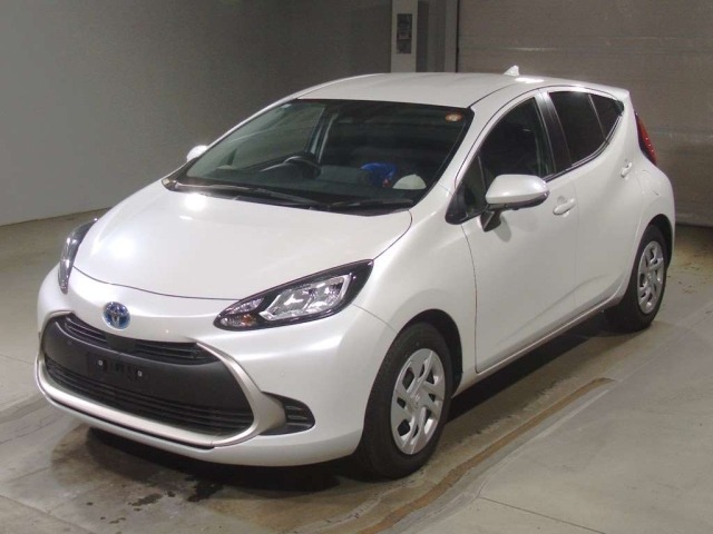 Toyota AQUA 2024 7381243-0