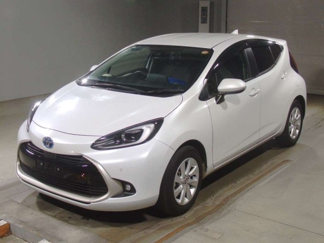 Toyota AQUA 2023 7381244-0
