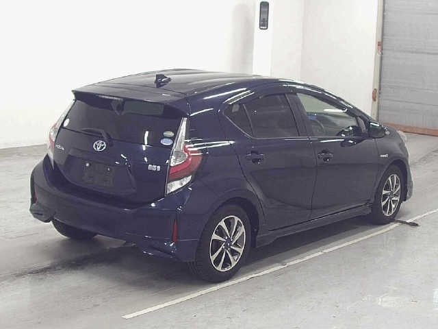 Toyota AQUA 2017 7381327-5