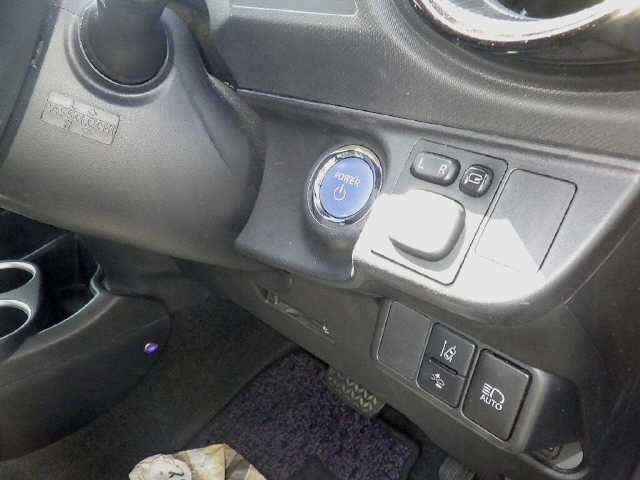 Toyota AQUA 2017 7381327-6