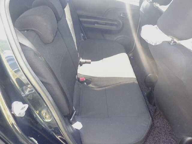 Toyota AQUA 2017 7381327-8