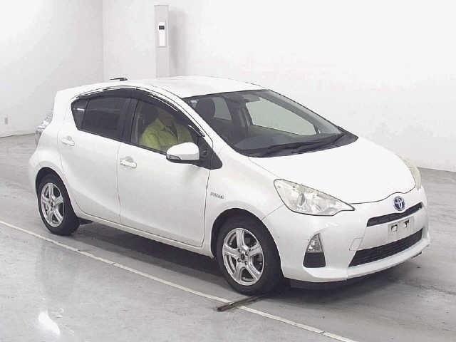 Toyota AQUA 2013 7381345-0