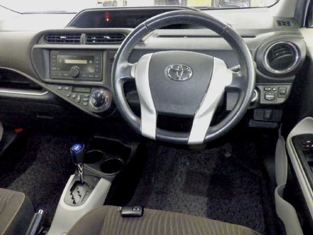 Toyota AQUA 2013 7381345-3