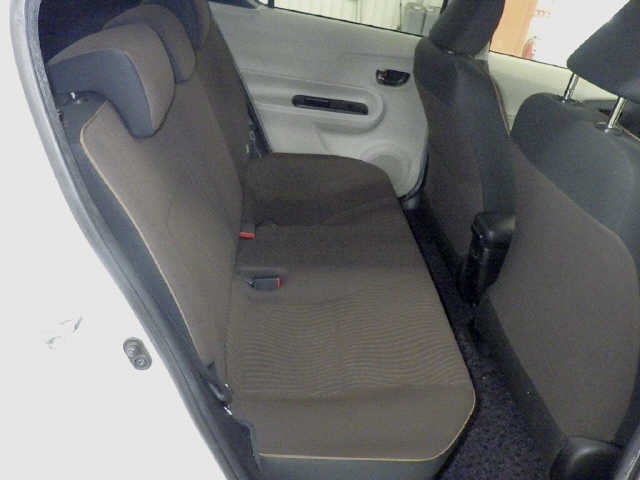 Toyota AQUA 2013 7381345-8