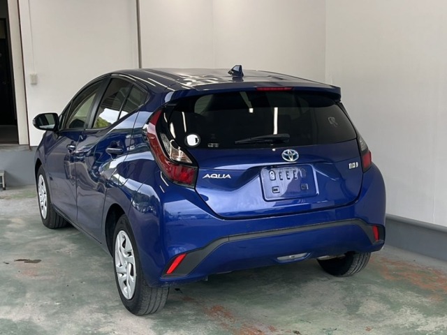 Toyota AQUA 2022 7381362-1