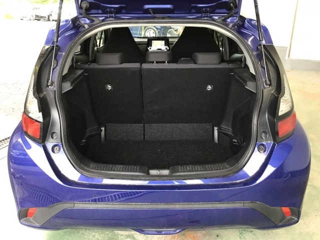 Toyota AQUA 2022 7381362-7