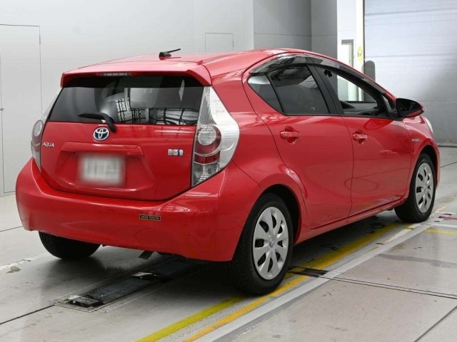 Toyota AQUA 2014 7381498-1