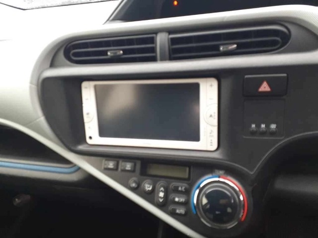 Toyota AQUA 2014 7381498-12