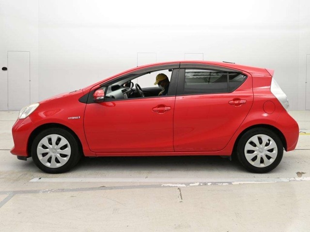 Toyota AQUA 2014 7381498-4