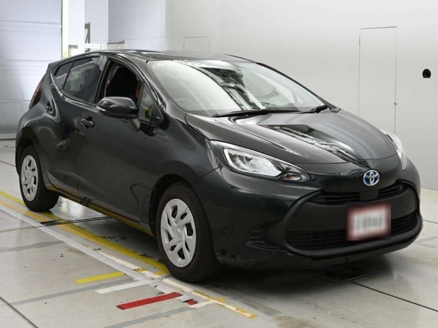 Toyota AQUA 2022 7381523-5