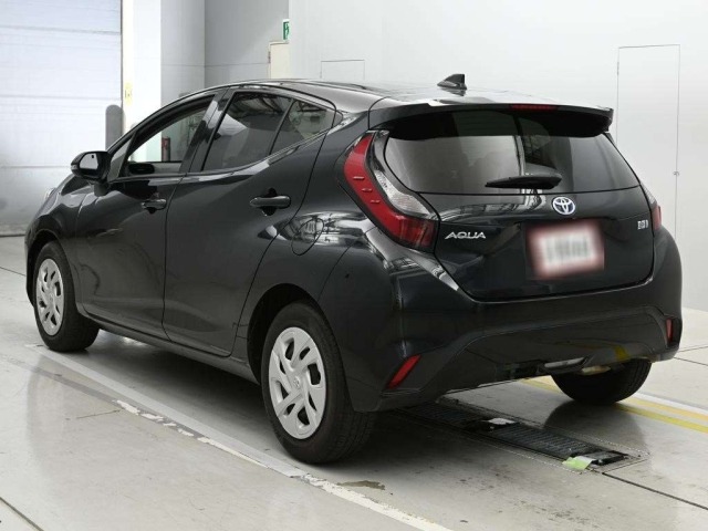 Toyota AQUA 2022 7381523-6