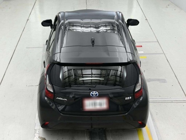 Toyota AQUA 2022 7381523-8