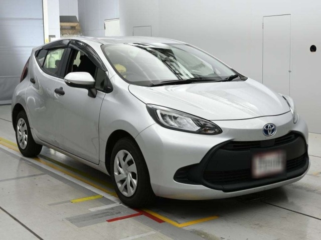 Toyota AQUA 2023 7381524-5