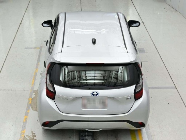 Toyota AQUA 2023 7381524-8