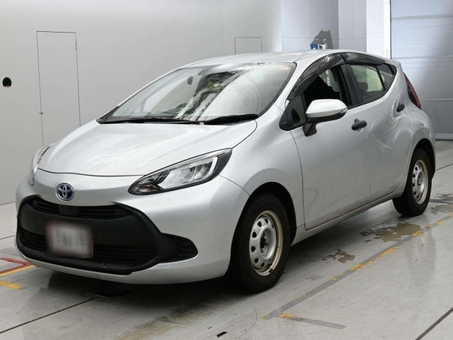 Toyota AQUA 2023 7381532-0