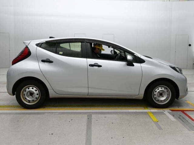 Toyota AQUA 2023 7381532-3