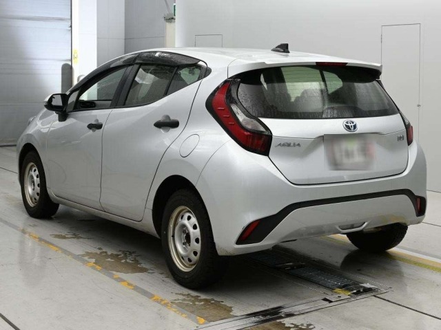 Toyota AQUA 2023 7381532-6