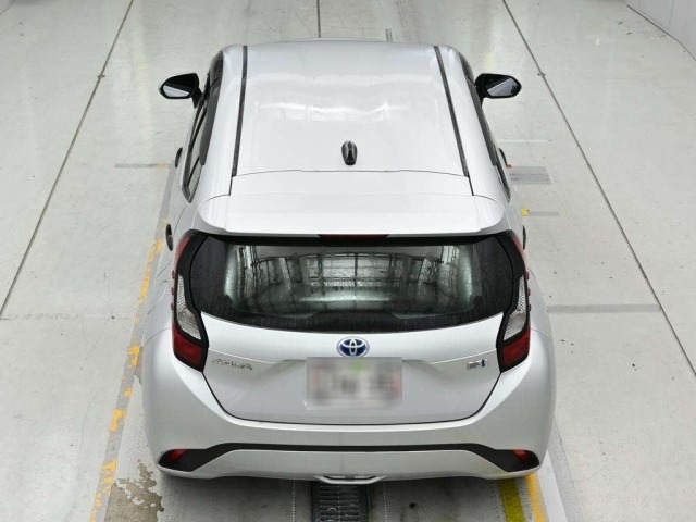 Toyota AQUA 2023 7381532-8