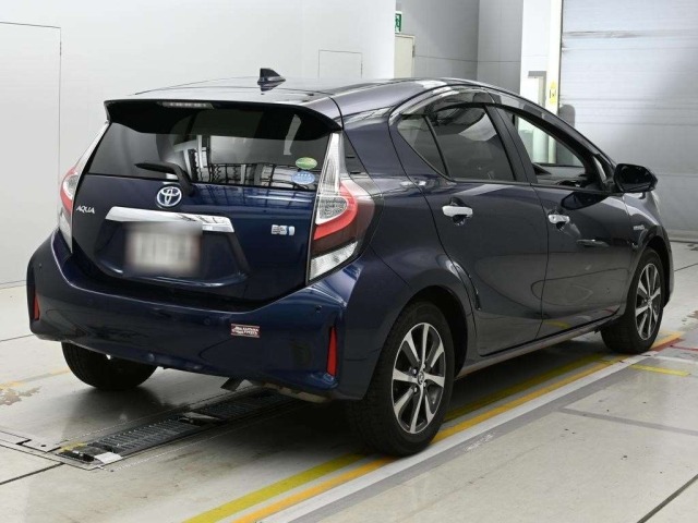 Toyota AQUA 2019 7381533-1